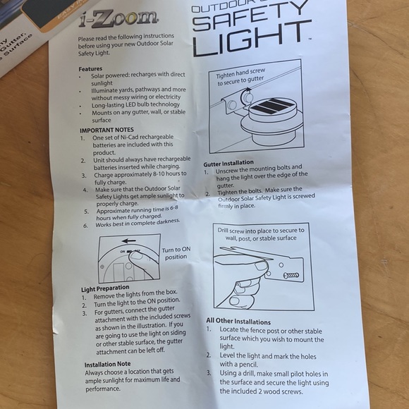 I-Zoom Outdoor Solar Safety Light Pack of 2 - Picture 4 of 7